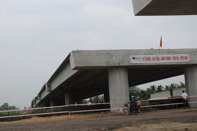 Bộ GTVT soi chất lượng, Ban dự án muốn dừng thi công cao tốc Trung Lương - Mỹ Thuận - Ảnh 1.