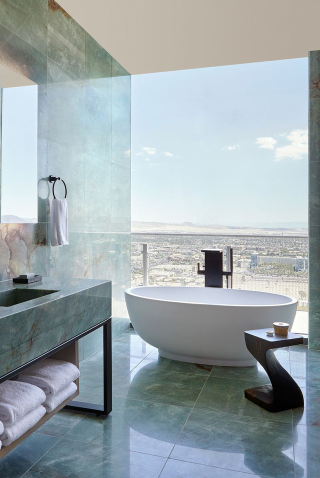 Phòng tắm sang trọng, hiện đại hơn với bồn oval đơn sắc - Ảnh 7.