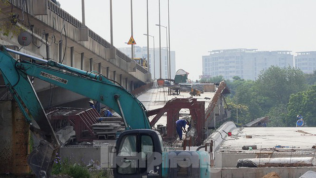 Cận cảnh cầu vượt hồ 314 tỷ đồng sắp hoàn thành ở Hà Nội - Ảnh 12.