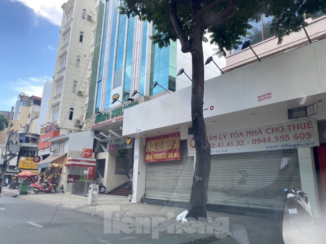 Nhà phố tiền tỷ thi nhau đóng cửa, treo biển cho thuê ở trung tâm Sài Gòn - Ảnh 12.