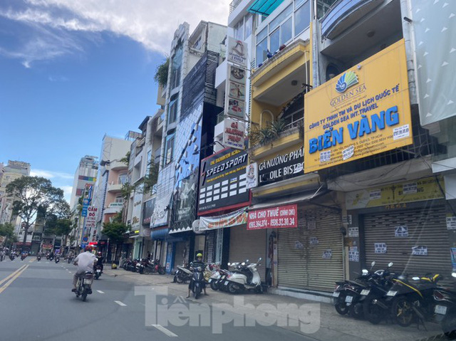 Nhà phố tiền tỷ thi nhau đóng cửa, treo biển cho thuê ở trung tâm Sài Gòn - Ảnh 13.