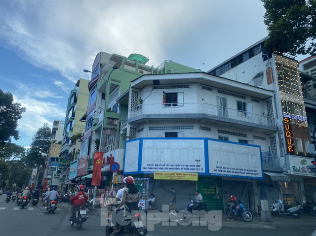 Nhà phố tiền tỷ thi nhau đóng cửa, treo biển cho thuê ở trung tâm Sài Gòn - Ảnh 3.