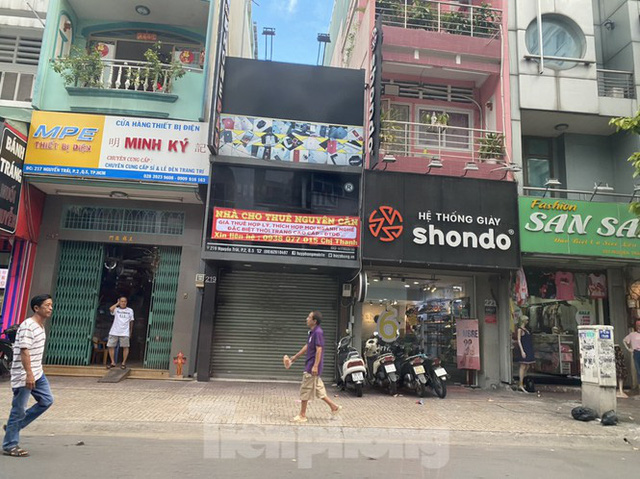Nhà phố tiền tỷ thi nhau đóng cửa, treo biển cho thuê ở trung tâm Sài Gòn - Ảnh 4.