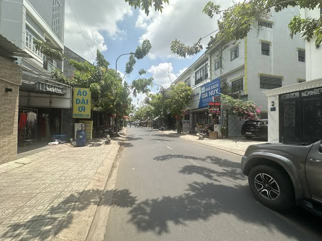 Đất kinh doanh